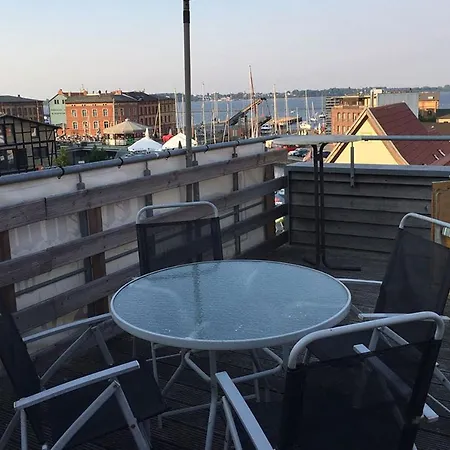 아파트 Und Ferienhaeuser Gohr 슈트랄준트